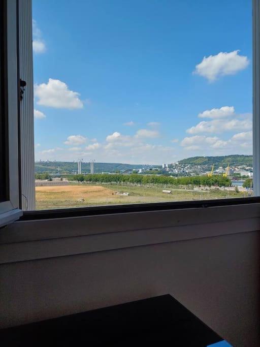 Spacieux F4 Avec Vue Panoramique Et 2 Places De Parking Rouen Bagian luar foto