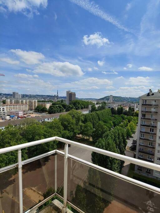Spacieux F4 Avec Vue Panoramique Et 2 Places De Parking Rouen Bagian luar foto